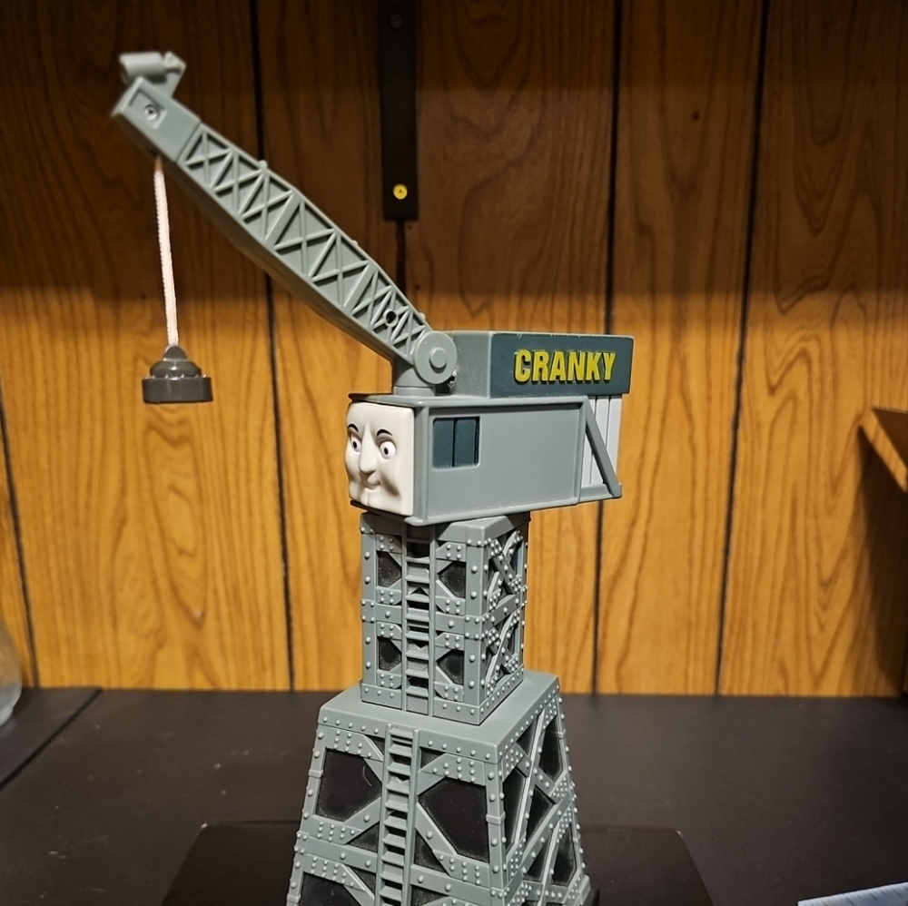 Cranky The Crane Magnetic Cargo Lift Playset Take Along n Play Thomas Train 12"